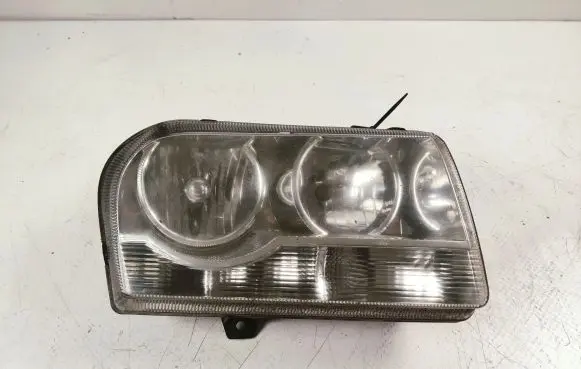 Chrysler 300 - 300C Headlight/headlamp