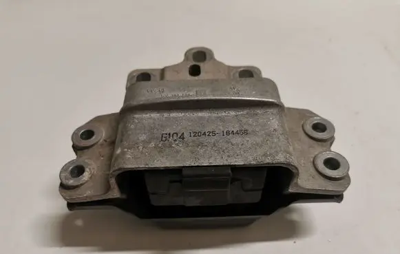 Volkswagen PASSAT CC Engine mount bracket 3C0199555