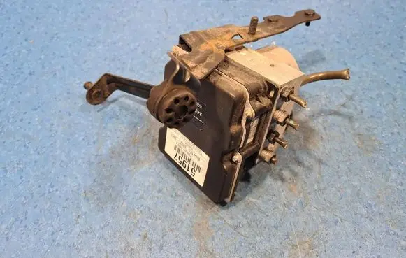 BMW 5 E60 E61 ABS Pump 6768906