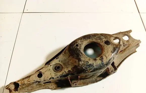 Toyota Avensis T270 Rear upper control arm/wishbone 