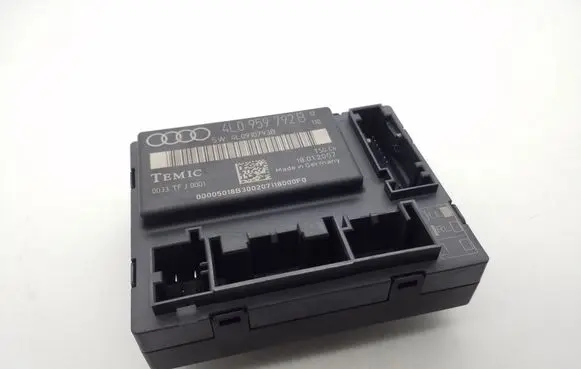 Audi Q7 4L Door control unit/module 4L0959792B 4L0910793B