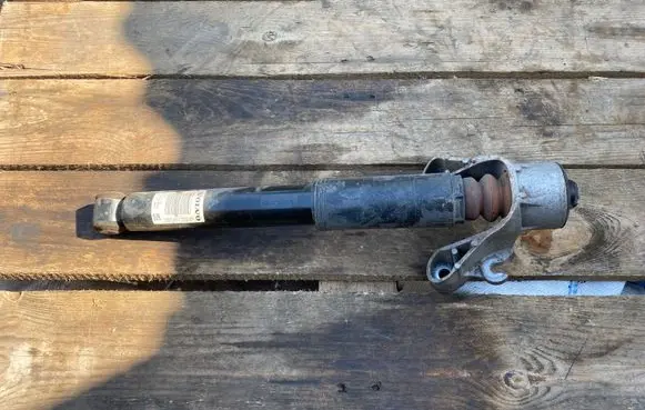 Volvo XC90 Rear shock absorber/damper P32246744