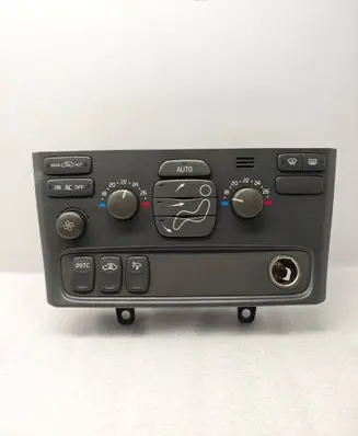 Volvo V70 Climate control unit 8697140