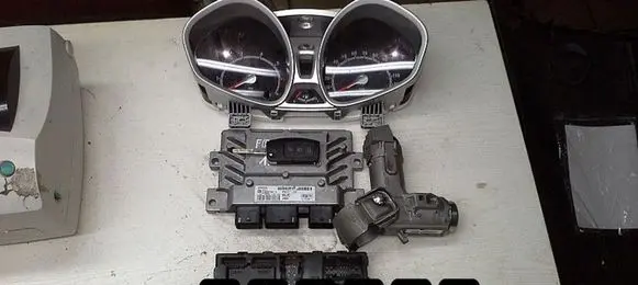 Ford Fiesta Engine control unit/module S180047035C