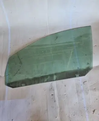 Volkswagen Golf V Front door window glass four-door 43R001057