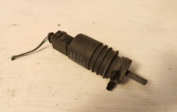 Audi A6 S6 C5 4B Windscreen/windshield washer pump 002015