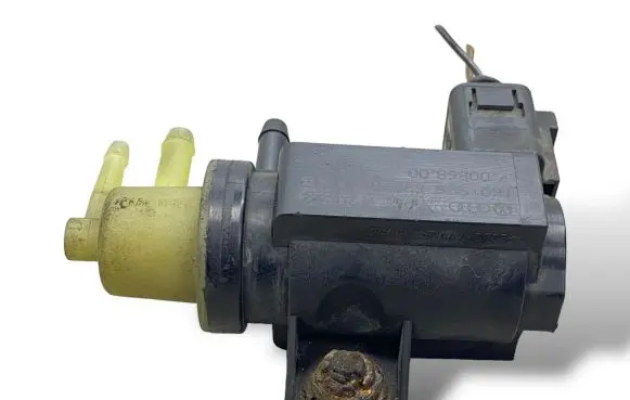 Audi A4 S4 B6 8E 8H Vacuum valve 1K0906627A