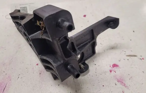 Opel Astra K ABS pump bracket 39017042