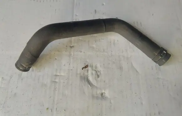 Volkswagen Golf V Engine coolant pipe/hose 1K0121157