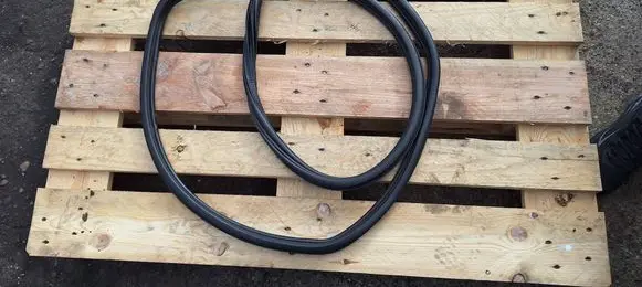Opel Zafira B Front door rubber seal 