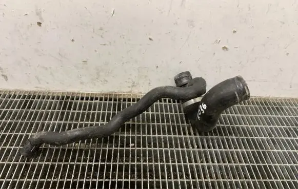 BMW 4 F32 F33 Engine coolant pipe/hose 11537639997 7639997