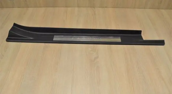 Renault Laguna III Front sill trim cover 768520460R