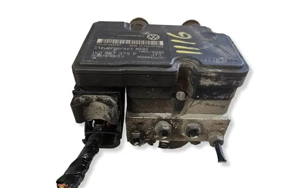 Skoda Octavia Mk2 (1Z) ABS Pump 10097003153 1K0907379P 00009496E2