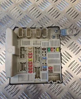 Renault Scenic II - Grand scenic II Fuse module 8200481866 519158109 6888851194