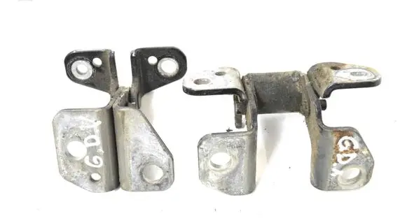 Rear door upper hinge