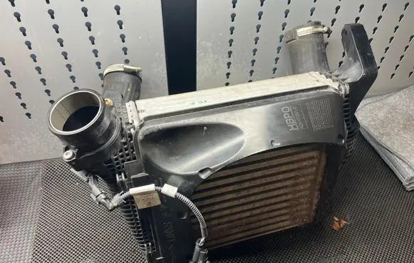 Porsche Macan (95B) Intercooler radiator 95B145803H 95B145803