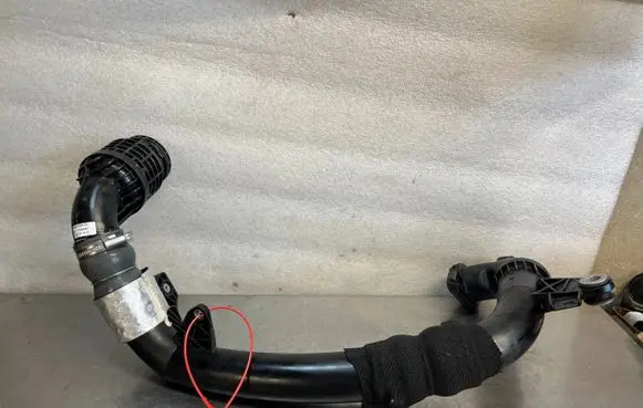 Renault Trafic III (X82) Coolant pipe/hose 
