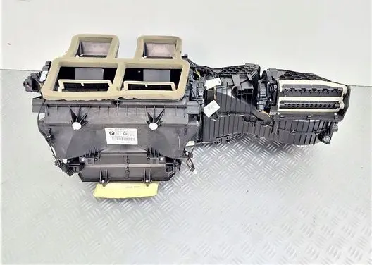 BMW 2 F22 F23 Interior heater climate box assembly 9325137