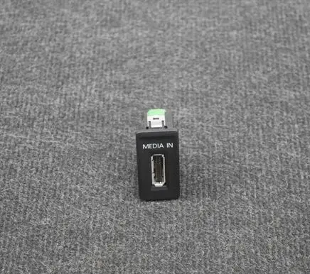 Volkswagen Golf VII AUX in-socket connector 5G0035736 5G0035222A