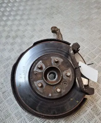 Land Rover Discovery 3 - LR3 Front wheel hub 