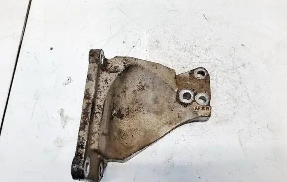 Infiniti FX Engine mounting bracket