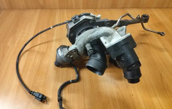 Volkswagen Golf VI Turbo 03L253016T 775517 GTC1244VZ