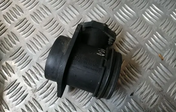 Audi A4 S4 B5 8D Mass air flow meter 058133471A 0280217112