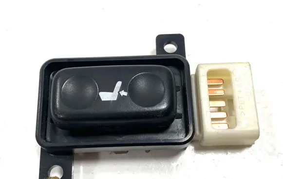 Toyota Avensis T270 Seat control switch 182850