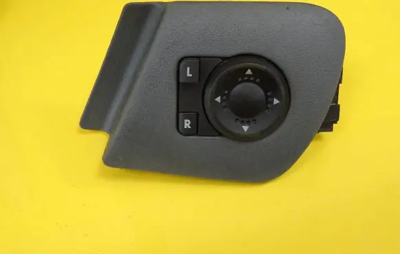 Skoda Octavia Mk1 (1U) Wing mirror switch 1U1959565C