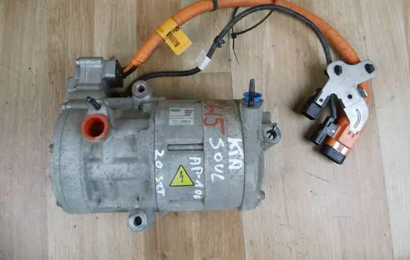 KIA Soul Air conditioning (A/C) compressor (pump) 97701E4000 F502FJDAA04