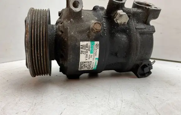 Volkswagen Golf VII Air conditioning (A/C) compressor (pump) 5Q0820803A