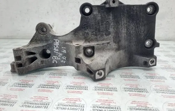 Volkswagen PASSAT B6 Generator/alternator bracket 038903143AF