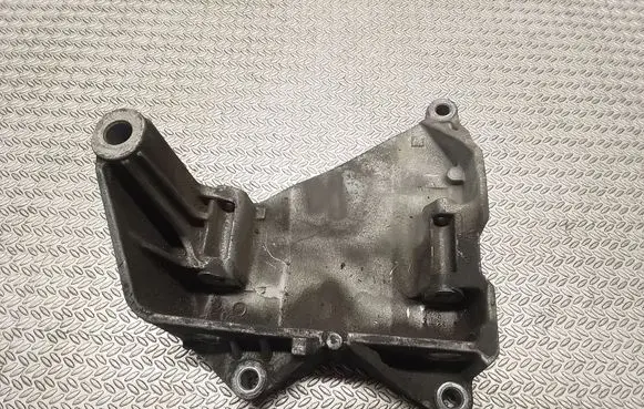 Volkswagen Transporter - Caravelle T5 Generator/alternator bracket 070903143C