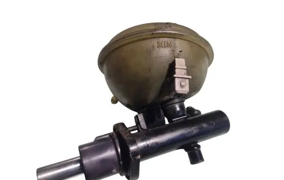 Audi 80 90 S2 B4 Master brake cylinder 8A0611301A