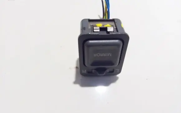 Wing mirror switch