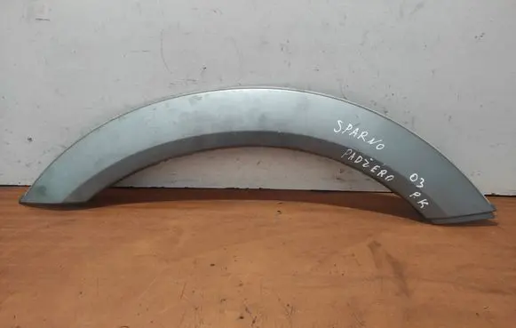 Mitsubishi Pajero Fender trim (molding) 478741