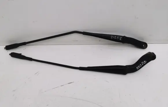 Mercedes-Benz A W169 Front wiper blade arm A1698200140 A1698200240