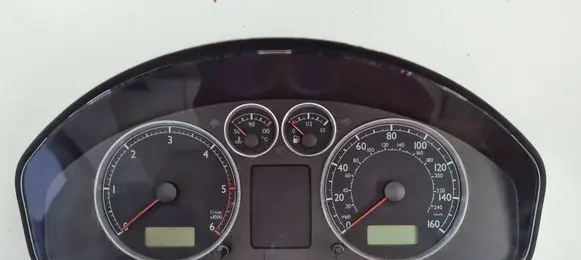 Volkswagen Sharan Speedometer (instrument cluster) 7M3920900FX