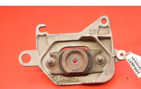Nissan Qashqai Gearbox mounting bracket 112221641R