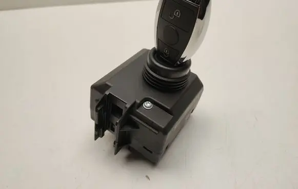 Mercedes-Benz C W204 Ignition lock A2075450108