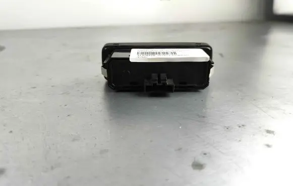 Tailgate opening switch