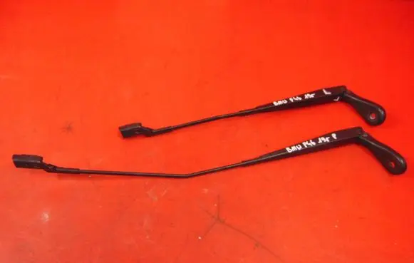 BMW 2 F46 Front wiper blade arm