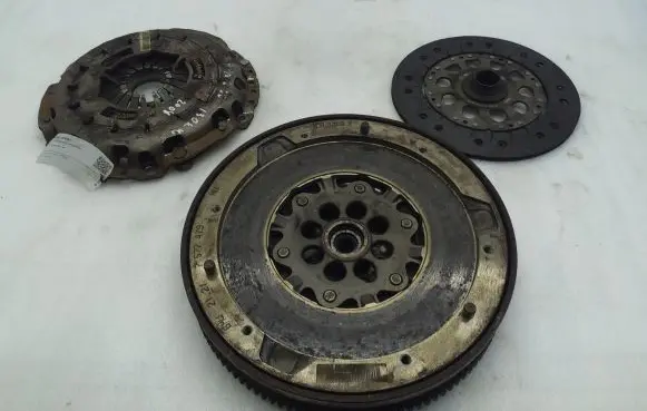 BMW 3 E90 E91 Clutch set kit 21217577479 7577479 21217567830