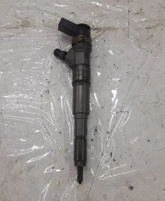 BMW 5 E60 E61 Fuel injector 7794435 0445110209