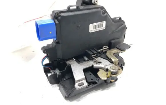 Seat Altea Rear door lock 7L0839015