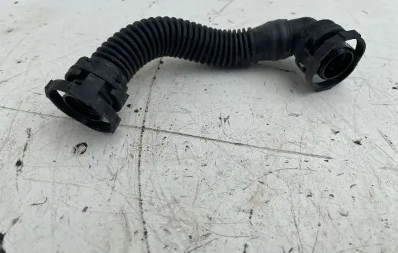 Volkswagen Golf VII Engine coolant pipe/hose