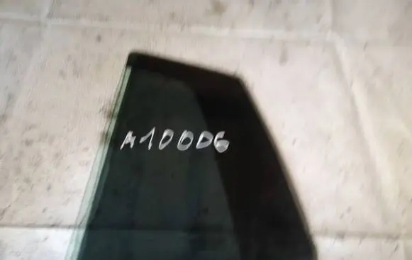 Rear vent window glass
