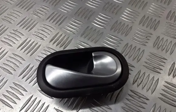 Renault Scenic II - Grand scenic II Rear door interior handle trim 8200028486