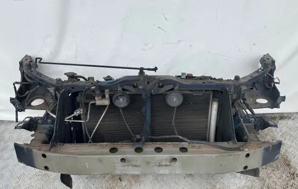 Toyota Avensis T250 Front piece kit 