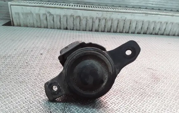 Subaru Forester SH Engine mount bracket